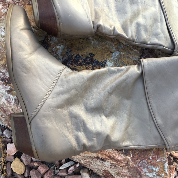 ❤️FINAL❤️Decree leather taupe boots. Low heel - Picture 6 of 8